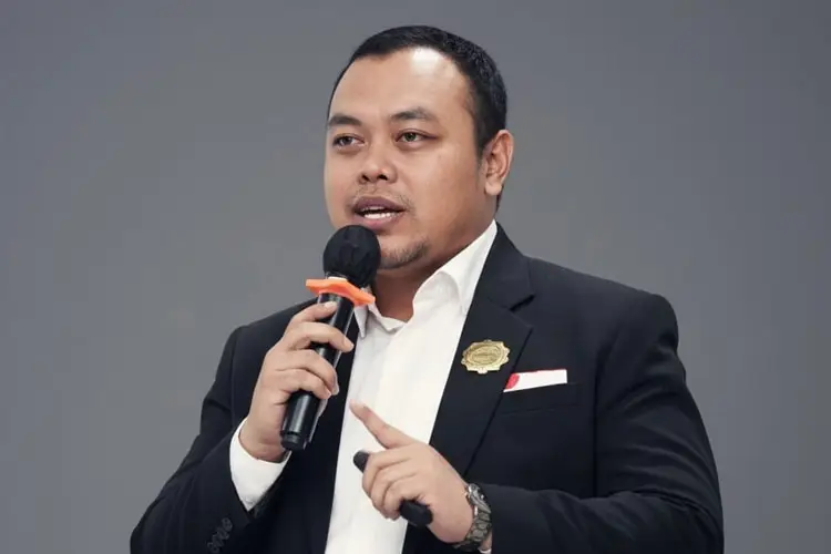R. BENIADI SETIAWAN ST, MM, MMBA(SC), Associate Professor CPLSC, CPL, CPC. (*)